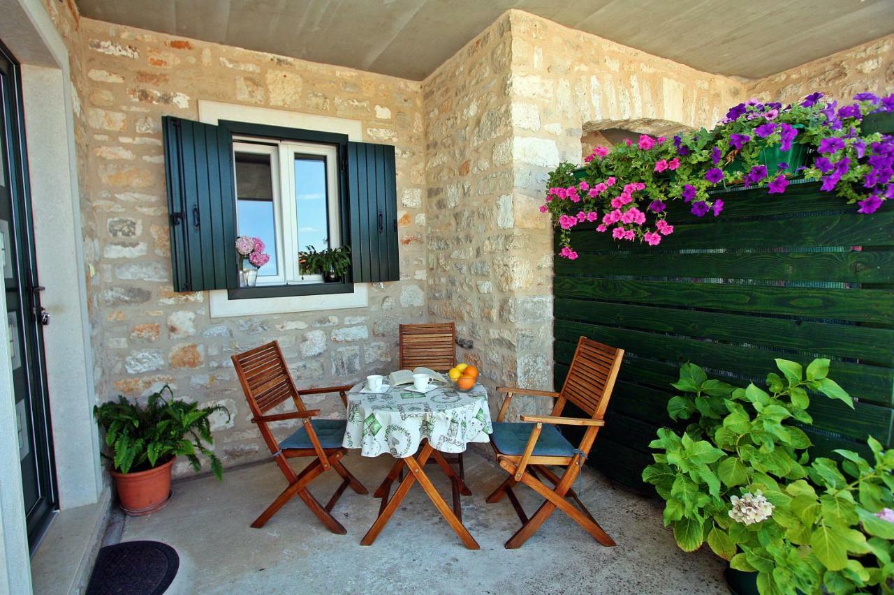 Apartment Igor Supetar Exterior photo